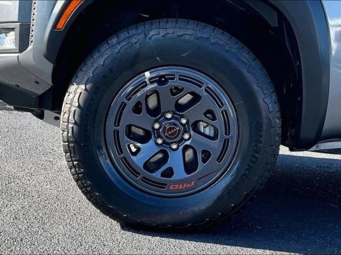 Used 2026 Nissan Frontier PRO-4X AWD/4WD image 32
