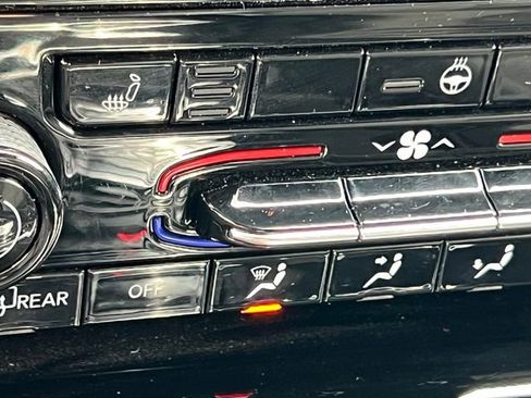 Used 2024 Jeep Grand Cherokee Altitude image 26