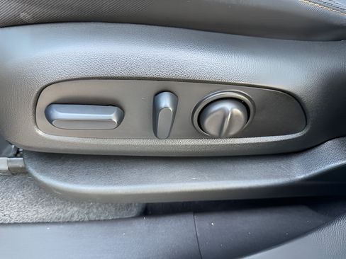Used 2024 Chevrolet Equinox LT AWD/4WD image 21