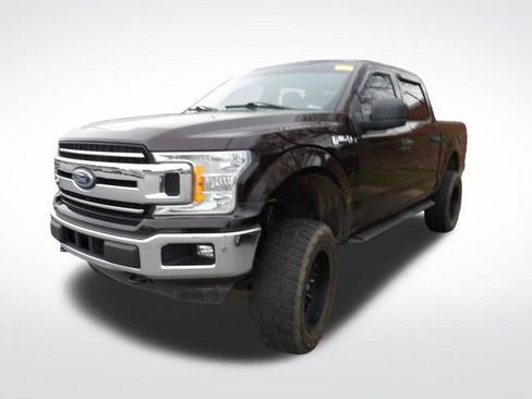 Used 2018 Ford F150 XLT w/ Trailer Tow Package image 10