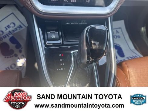 Used 2025 Subaru Outback Touring XT AWD/4WD image 22