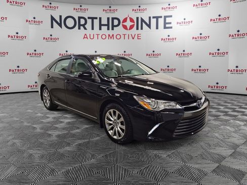 Used 2017 Toyota Camry XLE image 1