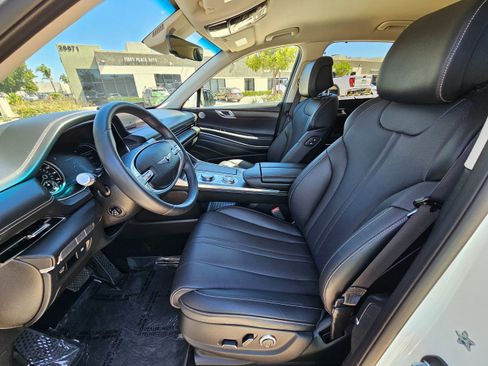 Used 2024 Genesis GV80 2.5T image 18