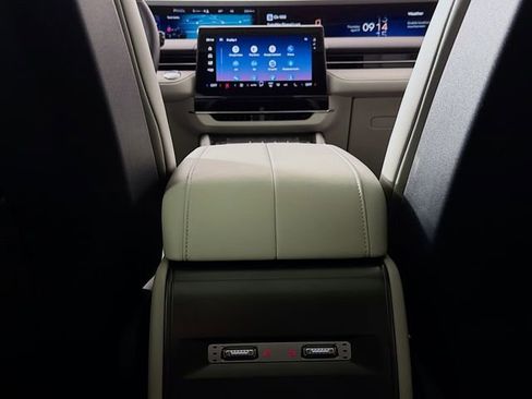 New 2026 Lincoln Nautilus Premier w/ Equipment Group 102A image 28