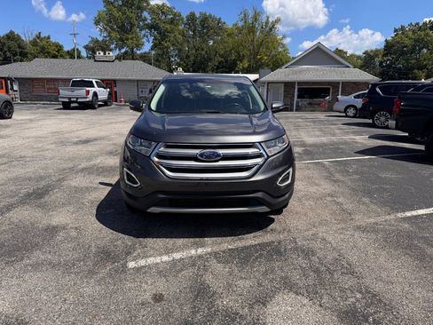Used 2017 Ford Edge Titanium w/ Technology Package FWD image 8