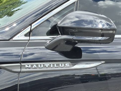 Used 2019 Lincoln Nautilus Reserve AWD/4WD image 12