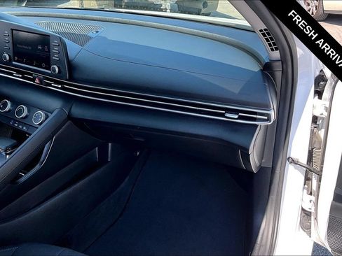 Used 2024 Hyundai Elantra SE FWD image 24