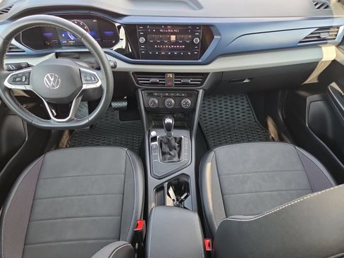 Used 2022 Volkswagen Taos SE FWD image 18