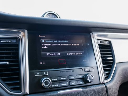 Certified 2018 Porsche Macan Turbo image 18