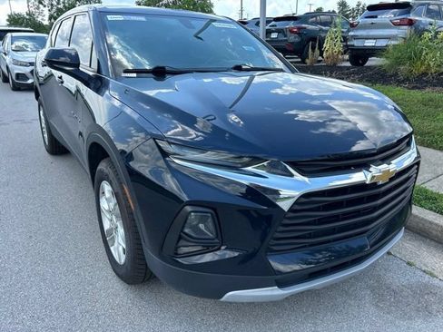 Used 2020 Chevrolet Blazer LT FWD image 2