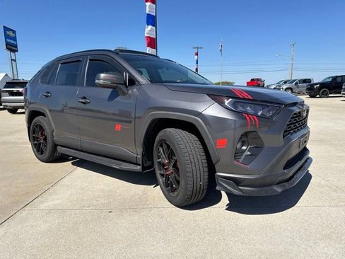 Used 2021 Toyota RAV4 XLE w/ Convenience Package AWD/4WD image 2