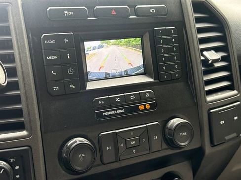 Used 2022 Ford F250 XL w/ Power Equipment Group image 25