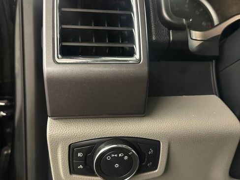 Used 2017 Ford F250 XLT w/ XLT Value Package AWD/4WD image 16