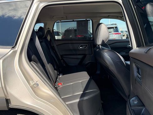 Used 2021 Nissan Rogue SL FWD image 20