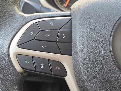 Used 2018 Jeep Cherokee Latitude image 28