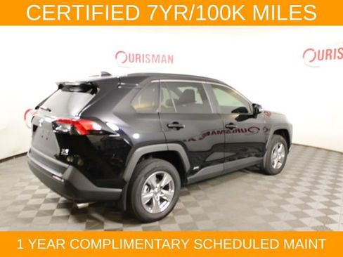 Used 2025 Toyota RAV4 XLE AWD/4WD image 11