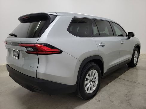 Used 2024 Toyota Grand Highlander XLE image 5