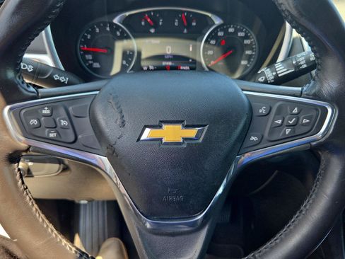 Used 2019 Chevrolet Equinox LT FWD image 14