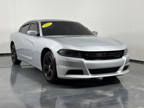 Used 2022 Dodge Charger SXT RWD image 3