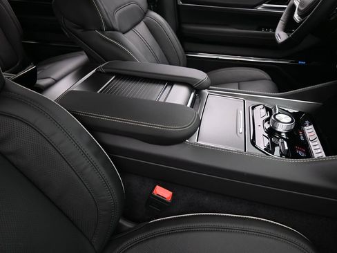 Used 2024 Jeep Grand Wagoneer Series II w/ Quick Order Packagew 28T image 52