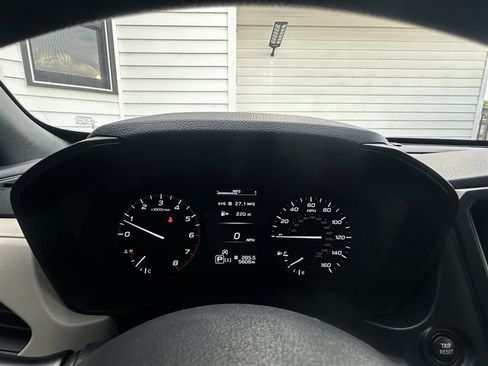 Used 2025 Subaru Forester AWD/4WD image 33