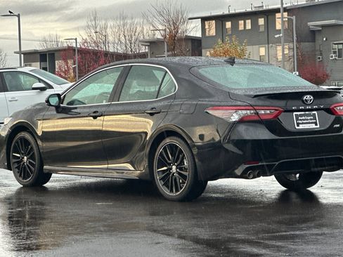 Used 2023 Toyota Camry XSE image 5