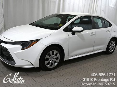 Used 2022 Toyota Corolla LE image 1