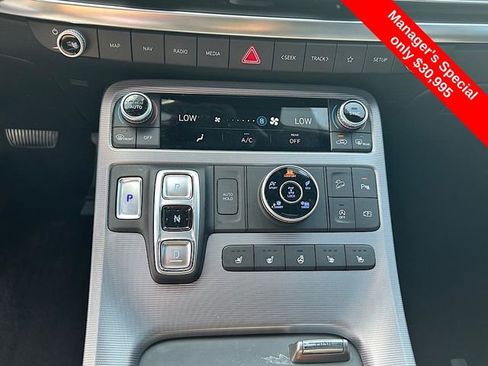 Used 2023 Hyundai Palisade Calligraphy image 16