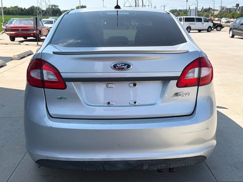 Used 2013 Ford Fiesta SE w/ Super Fuel Economy Pkg FWD image 7