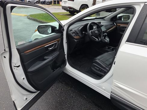 Used 2019 Honda CR-V Touring image 10