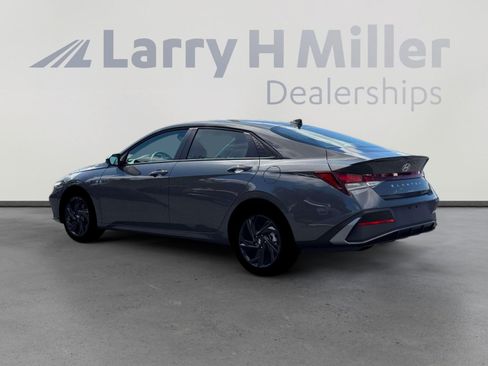 New 2026 Hyundai Elantra SEL Sport FWD image 4