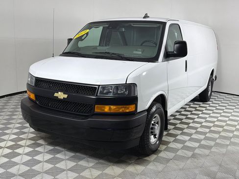 Used 2019 Chevrolet Express 3500 Extended w/ Driver Convenience Package RWD image 7