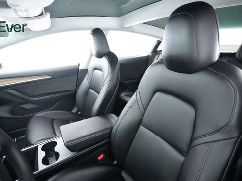Used 2022 Tesla Model 3 RWD image 4