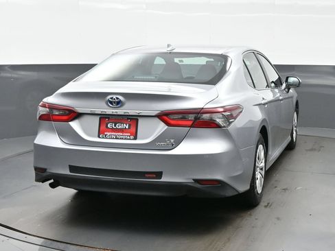 Used 2022 Toyota Camry LE FWD image 5