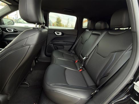 New 2026 Jeep Compass Latitude image 20