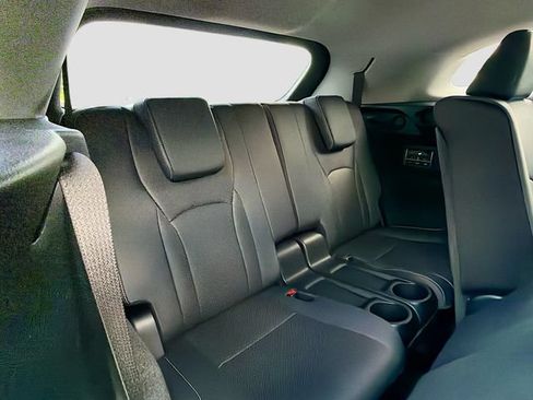 Certified 2022 Lexus RX 350L Premium w/ Premium Package AWD/4WD image 25