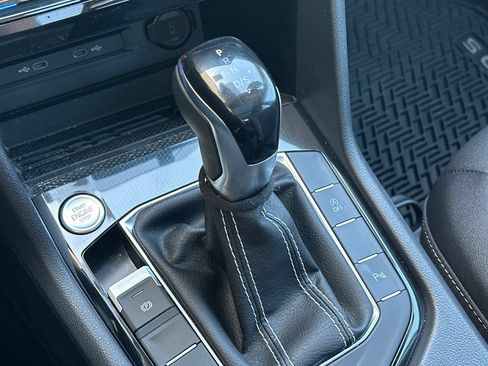 Certified 2026 Volkswagen Taos SE FWD image 21