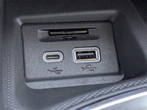 Used 2023 Buick Enclave Essence w/ Experience Buick Package image 25