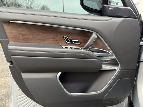 Used 2023 Land Rover Range Rover SE image 10