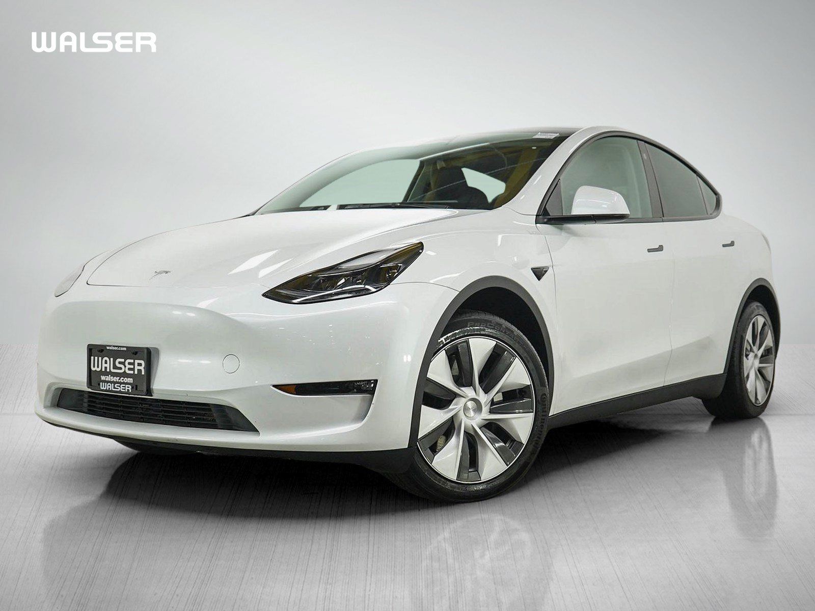 Used 2023 Tesla Model Y Long Range AWD/4WD image 1