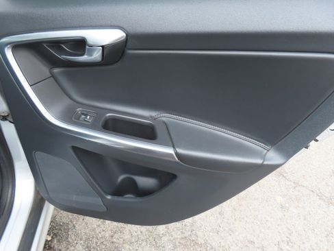 Used 2016 Volvo XC60 T6 image 18