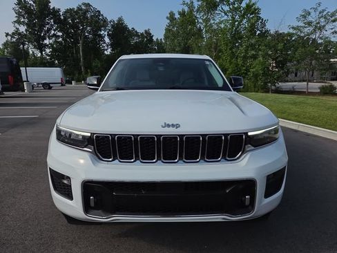 Used 2022 Jeep Grand Cherokee Overland AWD/4WD image 8