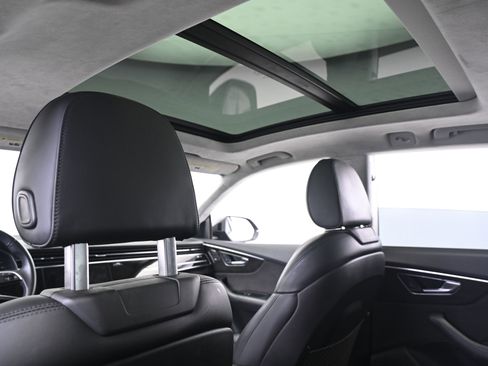 Used 2020 Audi Q8 Prestige w/ Prestige Package image 25