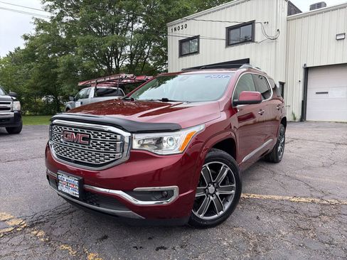 Used 2018 GMC Acadia Denali w/ Technology Package AWD/4WD image 1