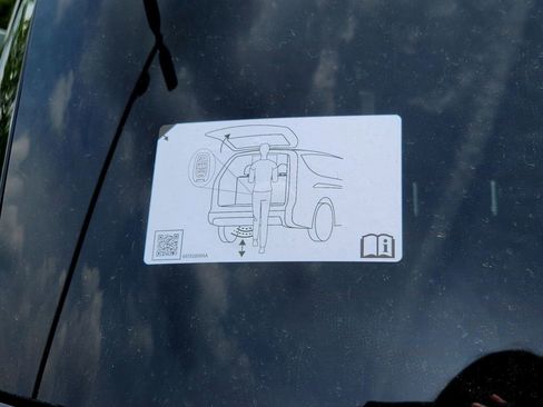 New 2025 Chrysler Pacifica Select w/ Uconnect Theater Family Group image 33