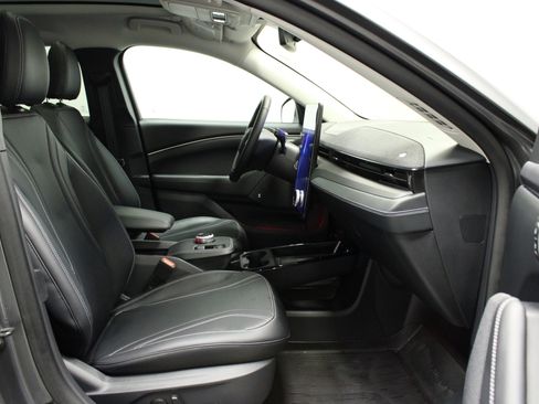 Used 2023 Ford Mustang Mach-E Premium image 17