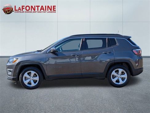 Used 2019 Jeep Compass Latitude image 2