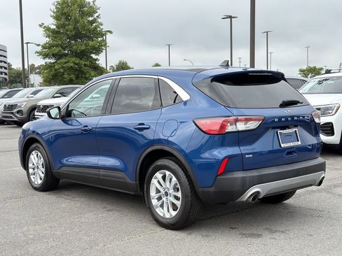 Used 2022 Ford Escape SE FWD image 3
