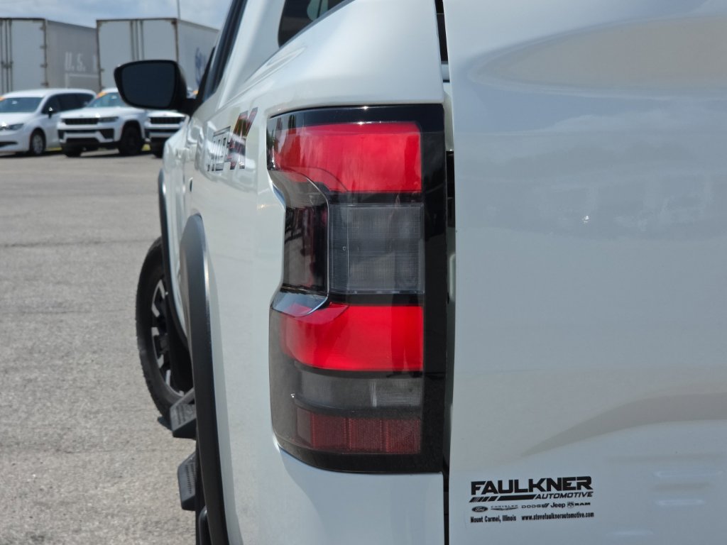 Used 2023 Nissan Frontier PRO-4X w/ Tow Package AWD/4WD image 13