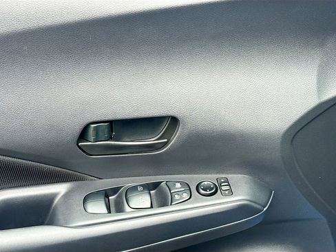 Used 2024 Nissan Kicks S image 18